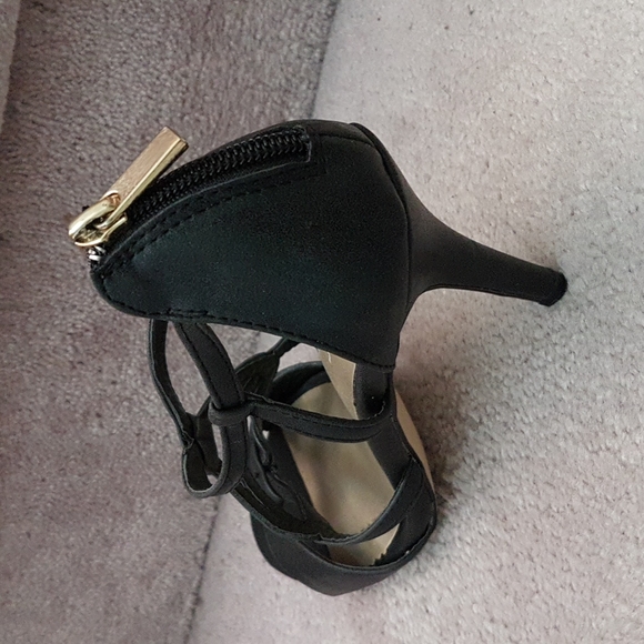 Expression Black Strappy Heels - Picture 4 of 7